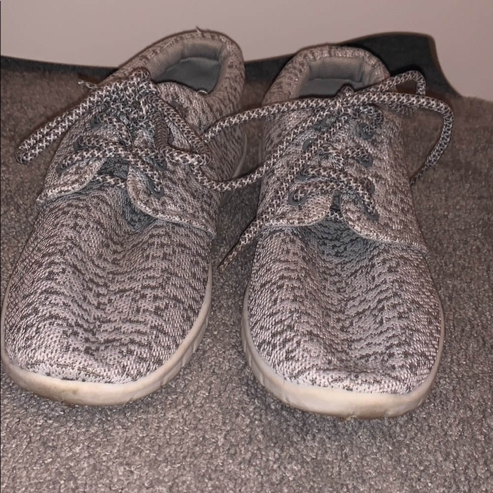 Women’s sneakers